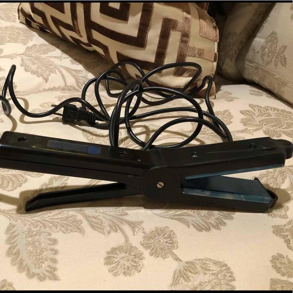 Solano Sapphire Iron